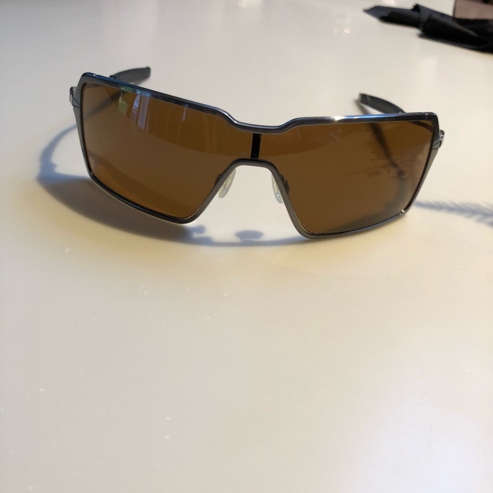 Doesn’t look right on face